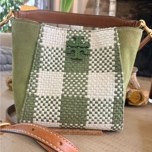 Beautiful Tory Burch Bucket Crossbody
